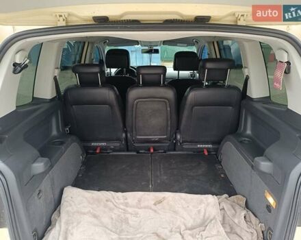 Желтый Фольксваген Туран, объемом двигателя 2 л и пробегом 300 тыс. км за 7899 $, фото 6 на Automoto.ua