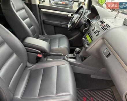 Желтый Фольксваген Туран, объемом двигателя 2 л и пробегом 262 тыс. км за 10800 $, фото 42 на Automoto.ua