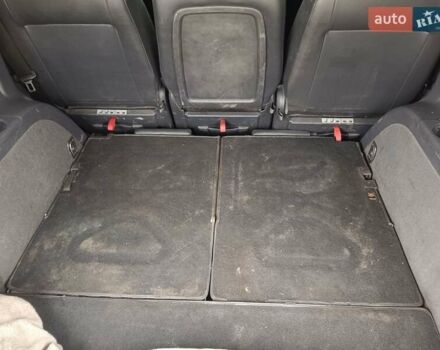 Желтый Фольксваген Туран, объемом двигателя 2 л и пробегом 300 тыс. км за 7899 $, фото 7 на Automoto.ua