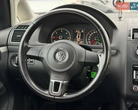 Желтый Фольксваген Туран, объемом двигателя 2 л и пробегом 262 тыс. км за 10800 $, фото 28 на Automoto.ua