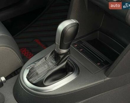 Желтый Фольксваген Туран, объемом двигателя 2 л и пробегом 262 тыс. км за 10800 $, фото 38 на Automoto.ua