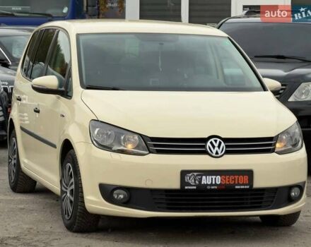 Желтый Фольксваген Туран, объемом двигателя 2 л и пробегом 262 тыс. км за 10800 $, фото 4 на Automoto.ua