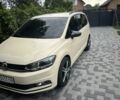 Желтый Фольксваген Туран, объемом двигателя 2 л и пробегом 250 тыс. км за 13500 $, фото 1 на Automoto.ua