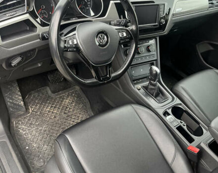 Желтый Фольксваген Туран, объемом двигателя 1.97 л и пробегом 288 тыс. км за 12900 $, фото 4 на Automoto.ua