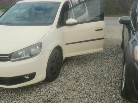 Желтый Фольксваген Туран, объемом двигателя 1.6 л и пробегом 250 тыс. км за 7000 $, фото 1 на Automoto.ua