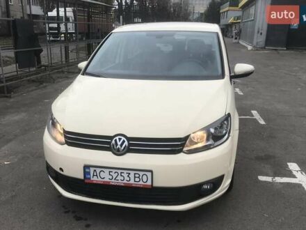 Фольксваген Туран 2012 в Луцке на Automoto.ua Желтый Фольксваген Туран, объемом двигателя 1.6 л и пробегом 300 тыс. км за 7500 $, фото 1 на Automoto.ua