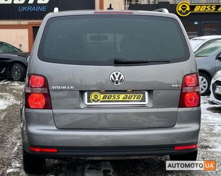 Серый Фольксваген Туран, объемом двигателя 1.4 л и пробегом 242 тыс. км за 7950 $, фото 4 на Automoto.ua