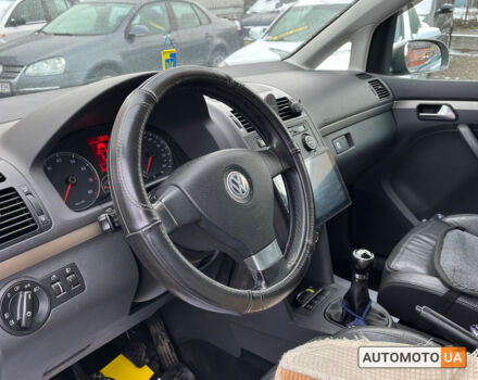 Серый Фольксваген Туран, объемом двигателя 1.4 л и пробегом 242 тыс. км за 7950 $, фото 8 на Automoto.ua