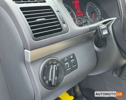 Серый Фольксваген Туран, объемом двигателя 1.4 л и пробегом 242 тыс. км за 7950 $, фото 7 на Automoto.ua