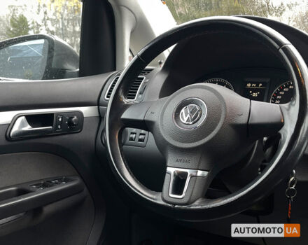 Серый Фольксваген Туран, объемом двигателя 1.4 л и пробегом 182 тыс. км за 9900 $, фото 12 на Automoto.ua