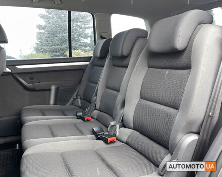 Серый Фольксваген Туран, объемом двигателя 1.4 л и пробегом 182 тыс. км за 9900 $, фото 9 на Automoto.ua