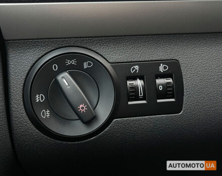 Серый Фольксваген Туран, объемом двигателя 1.4 л и пробегом 182 тыс. км за 9900 $, фото 16 на Automoto.ua