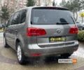 Серый Фольксваген Туран, объемом двигателя 1.4 л и пробегом 182 тыс. км за 9900 $, фото 4 на Automoto.ua