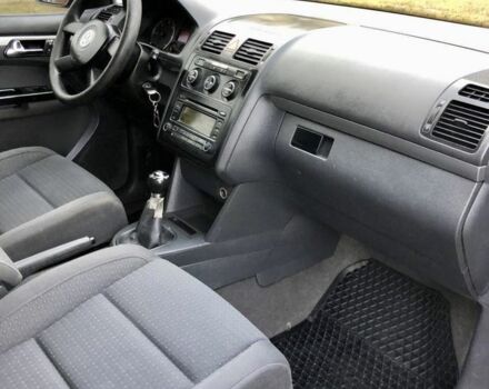 Серый Фольксваген Туран, объемом двигателя 2 л и пробегом 350 тыс. км за 5499 $, фото 9 на Automoto.ua