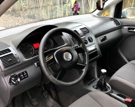 Сірий Фольксваген Туран, об'ємом двигуна 1.9 л та пробігом 300 тис. км за 4999 $, фото 6 на Automoto.ua