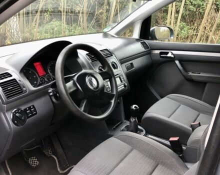 Серый Фольксваген Туран, объемом двигателя 1.9 л и пробегом 300 тыс. км за 5499 $, фото 8 на Automoto.ua