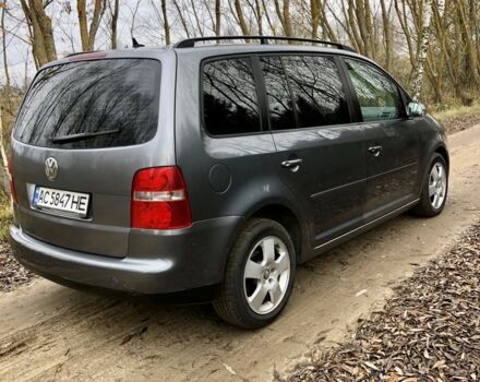 Серый Фольксваген Туран, объемом двигателя 1.9 л и пробегом 300 тыс. км за 5499 $, фото 3 на Automoto.ua