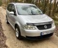 Сірий Фольксваген Туран, об'ємом двигуна 1.9 л та пробігом 300 тис. км за 4999 $, фото 1 на Automoto.ua