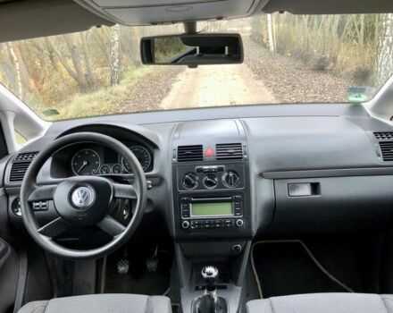 Серый Фольксваген Туран, объемом двигателя 1.9 л и пробегом 300 тыс. км за 5499 $, фото 7 на Automoto.ua