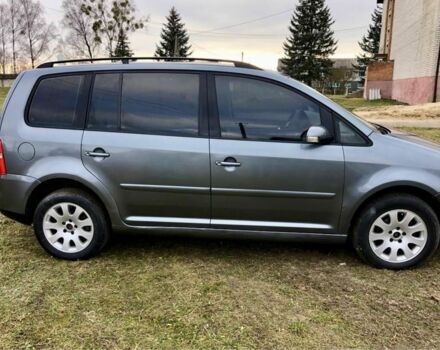 Серый Фольксваген Туран, объемом двигателя 2 л и пробегом 350 тыс. км за 5499 $, фото 3 на Automoto.ua