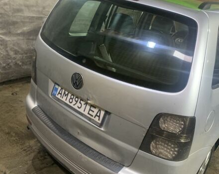 Серый Фольксваген Туран, объемом двигателя 1.6 л и пробегом 358 тыс. км за 4000 $, фото 4 на Automoto.ua