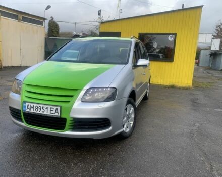 Серый Фольксваген Туран, объемом двигателя 1.6 л и пробегом 358 тыс. км за 4000 $, фото 3 на Automoto.ua