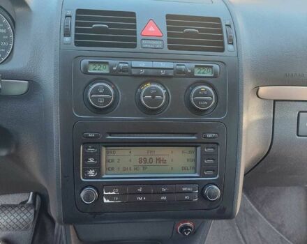 Сірий Фольксваген Туран, об'ємом двигуна 1.9 л та пробігом 185 тис. км за 7400 $, фото 8 на Automoto.ua