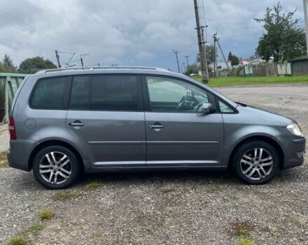 Серый Фольксваген Туран, объемом двигателя 2 л и пробегом 1000 тыс. км за 2900 $, фото 5 на Automoto.ua