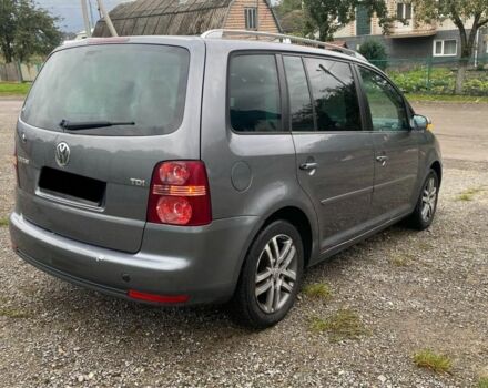 Серый Фольксваген Туран, объемом двигателя 2 л и пробегом 1000 тыс. км за 2900 $, фото 4 на Automoto.ua