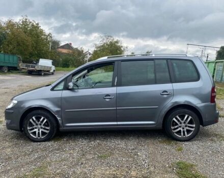 Серый Фольксваген Туран, объемом двигателя 2 л и пробегом 1000 тыс. км за 2900 $, фото 1 на Automoto.ua