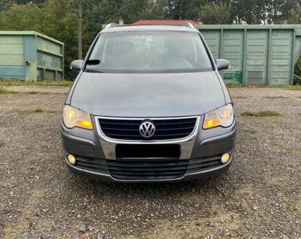 Серый Фольксваген Туран, объемом двигателя 2 л и пробегом 1000 тыс. км за 2900 $, фото 6 на Automoto.ua