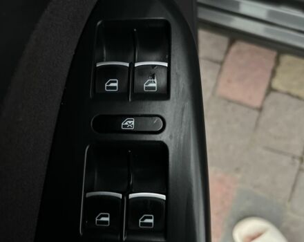 Сірий Фольксваген Туран, об'ємом двигуна 1.6 л та пробігом 205 тис. км за 10500 $, фото 17 на Automoto.ua