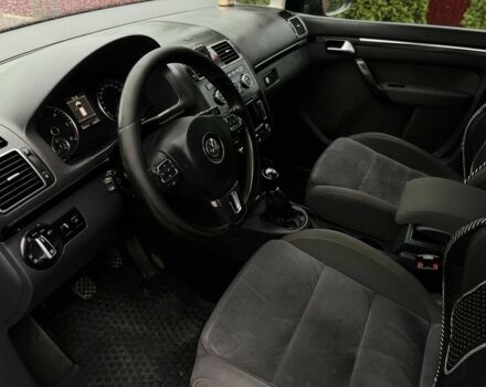 Сірий Фольксваген Туран, об'ємом двигуна 1.6 л та пробігом 205 тис. км за 10500 $, фото 9 на Automoto.ua