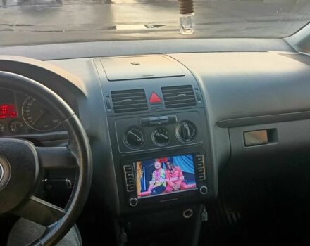 Серый Фольксваген Туран, объемом двигателя 1.6 л и пробегом 210 тыс. км за 4500 $, фото 12 на Automoto.ua