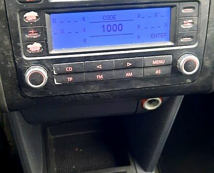 Серый Фольксваген Туран, объемом двигателя 1.9 л и пробегом 231 тыс. км за 2700 $, фото 5 на Automoto.ua