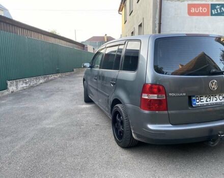 Серый Фольксваген Туран, объемом двигателя 1.6 л и пробегом 270 тыс. км за 5100 $, фото 4 на Automoto.ua