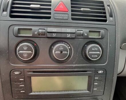 Серый Фольксваген Туран, объемом двигателя 1.6 л и пробегом 185 тыс. км за 5999 $, фото 28 на Automoto.ua