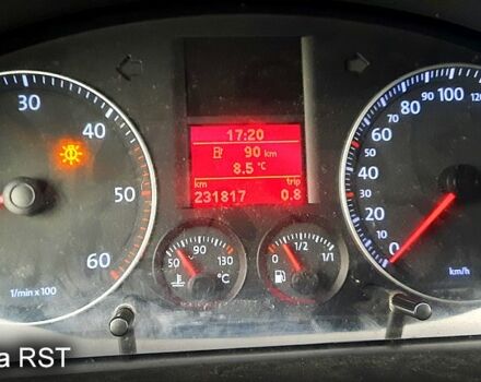 Серый Фольксваген Туран, объемом двигателя 1.9 л и пробегом 231 тыс. км за 2700 $, фото 4 на Automoto.ua