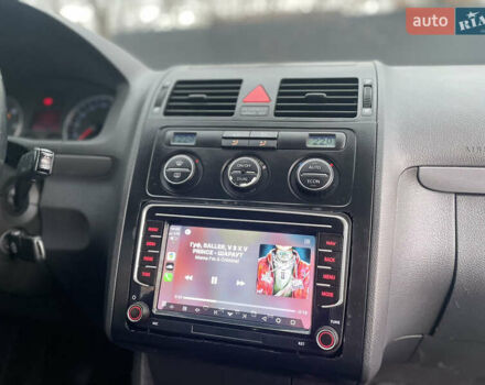 Серый Фольксваген Туран, объемом двигателя 1.9 л и пробегом 290 тыс. км за 4600 $, фото 12 на Automoto.ua