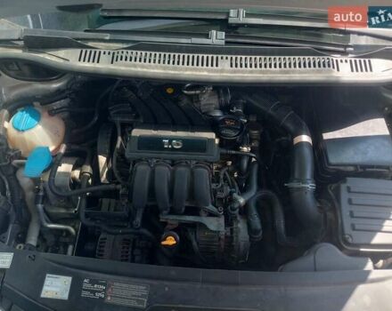 Сірий Фольксваген Туран, об'ємом двигуна 1.6 л та пробігом 270 тис. км за 6500 $, фото 4 на Automoto.ua