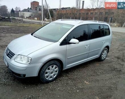 Серый Фольксваген Туран, объемом двигателя 1.9 л и пробегом 325 тыс. км за 5650 $, фото 4 на Automoto.ua