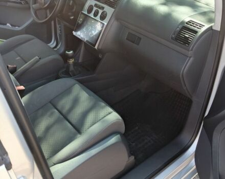 Серый Фольксваген Туран, объемом двигателя 1.6 л и пробегом 250 тыс. км за 5490 $, фото 2 на Automoto.ua