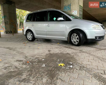 Серый Фольксваген Туран, объемом двигателя 2 л и пробегом 298 тыс. км за 6750 $, фото 4 на Automoto.ua