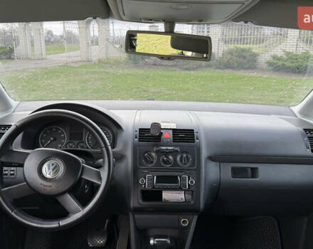 Сірий Фольксваген Туран, об'ємом двигуна 1.6 л та пробігом 344 тис. км за 4600 $, фото 9 на Automoto.ua