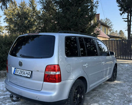 Сірий Фольксваген Туран, об'ємом двигуна 1.6 л та пробігом 236 тис. км за 4799 $, фото 6 на Automoto.ua