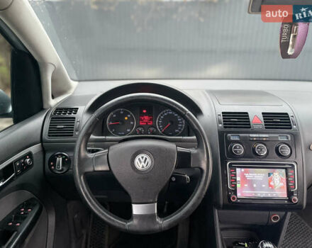 Серый Фольксваген Туран, объемом двигателя 1.9 л и пробегом 290 тыс. км за 4600 $, фото 13 на Automoto.ua