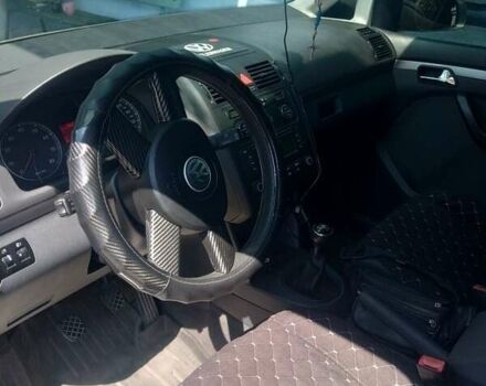 Сірий Фольксваген Туран, об'ємом двигуна 1.6 л та пробігом 270 тис. км за 6500 $, фото 5 на Automoto.ua