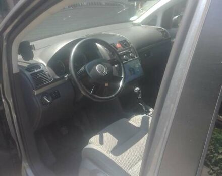 Сірий Фольксваген Туран, об'ємом двигуна 2 л та пробігом 280 тис. км за 7200 $, фото 10 на Automoto.ua