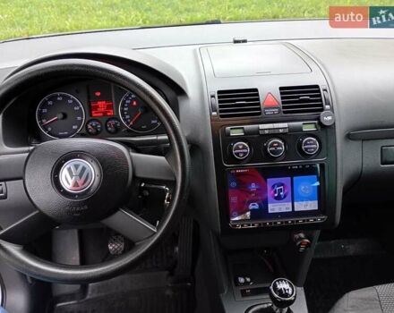 Серый Фольксваген Туран, объемом двигателя 1.6 л и пробегом 146 тыс. км за 4800 $, фото 9 на Automoto.ua