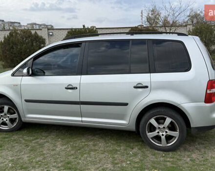 Сірий Фольксваген Туран, об'ємом двигуна 1.6 л та пробігом 344 тис. км за 4600 $, фото 4 на Automoto.ua